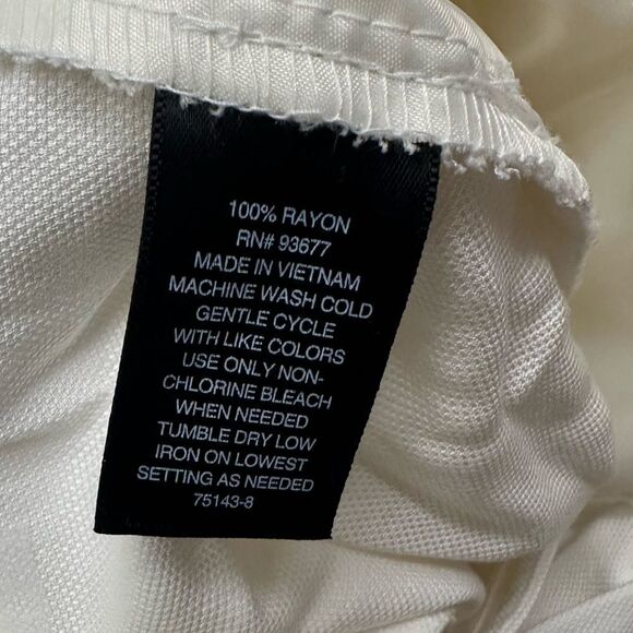 Worthington Pleated Wide Leg Size S Polar Bear White Pants
100% Rayon - Picture 11 of 11